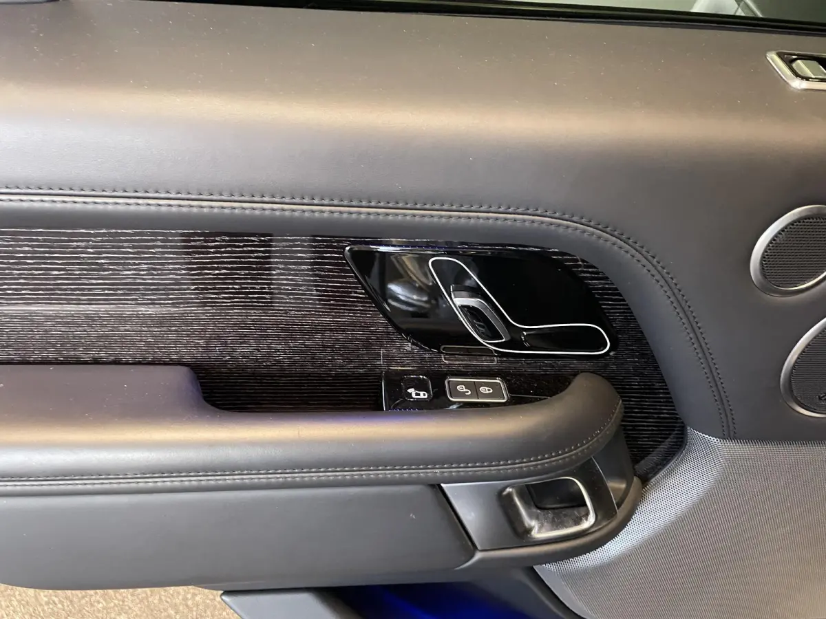 3.0 TDV6 Autobiography Trekhaak Panoramadak Navigatie Apple Carplay/Android Auto Adaptive Cruise Control Camera Parkeersensoren Head-up Display Stoelverwarming en verkoeling Stuurverwarming 