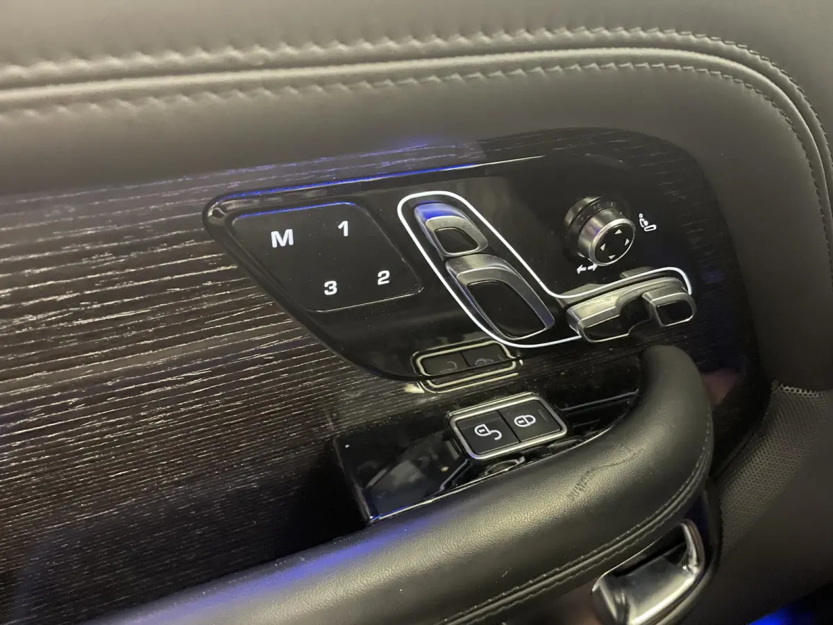 3.0 TDV6 Autobiography Trekhaak Panoramadak Navigatie Apple Carplay/Android Auto Adaptive Cruise Control Camera Parkeersensoren Head-up Display Stoelverwarming en verkoeling Stuurverwarming 