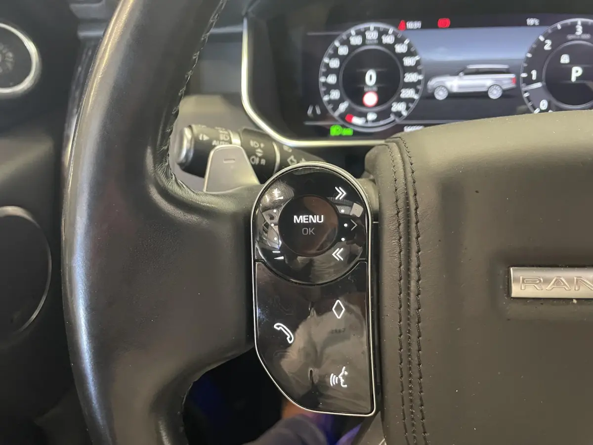 3.0 TDV6 Autobiography Trekhaak Panoramadak Navigatie Apple Carplay/Android Auto Adaptive Cruise Control Camera Parkeersensoren Head-up Display Stoelverwarming en verkoeling Stuurverwarming 