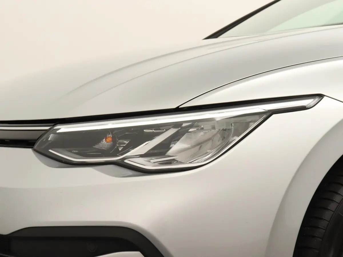 1.5 TSI Life Business 131 PK | Navigatie | Apple Carplay | Trekhaak | Ergo-Active Bestuurdersstoel | Adaptive Cruise Control | Parkeersensoren | Sfeerverlichting |