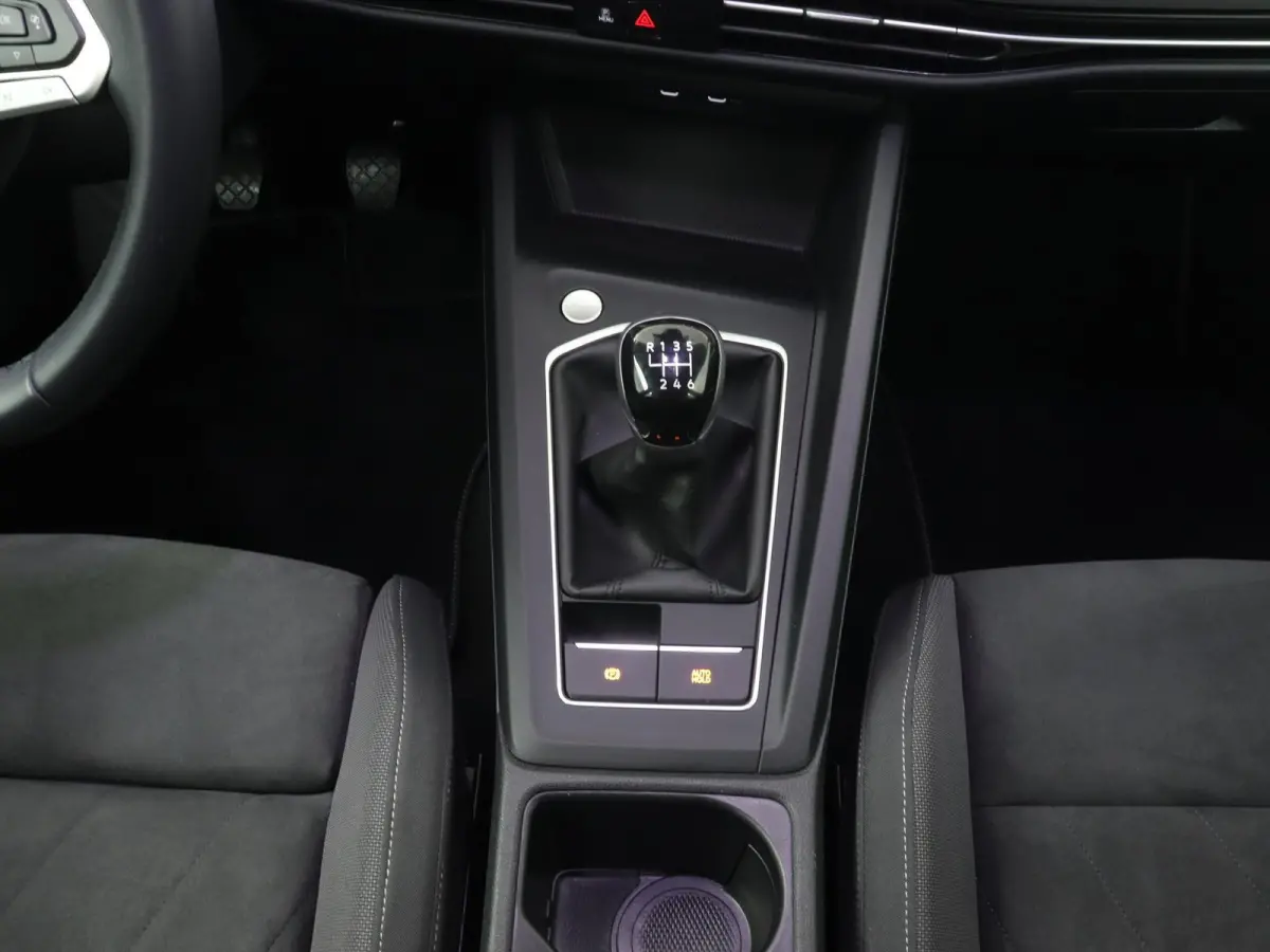 1.5 TSI Life Business 131 PK | Navigatie | Apple Carplay | Trekhaak | Ergo-Active Bestuurdersstoel | Adaptive Cruise Control | Parkeersensoren | Sfeerverlichting |