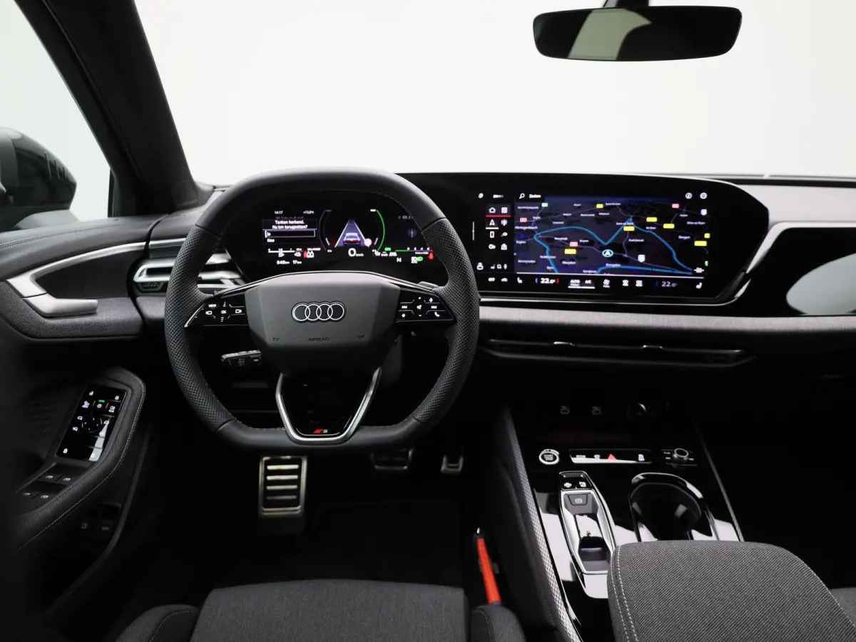Limousine 2.0 quattro S edition | Adaptieve cruise controle | Stoelverwarming | Camera | Getint glas | Zwart optiek |