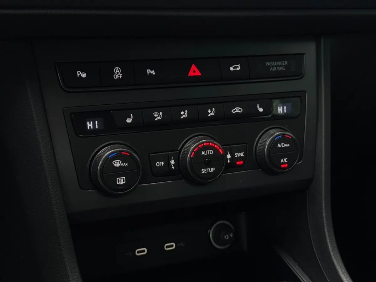 1.5 TSI FR Bns Int. VIRTAUL CAMERA LEDER LED SPORTVELGEN