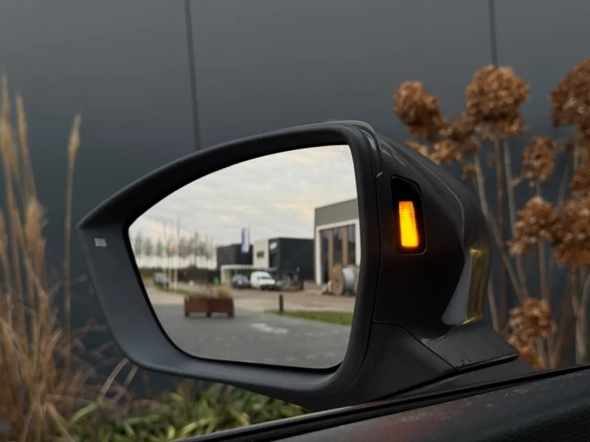 1.5 TSI FR Bns Int. VIRTAUL CAMERA LEDER LED SPORTVELGEN