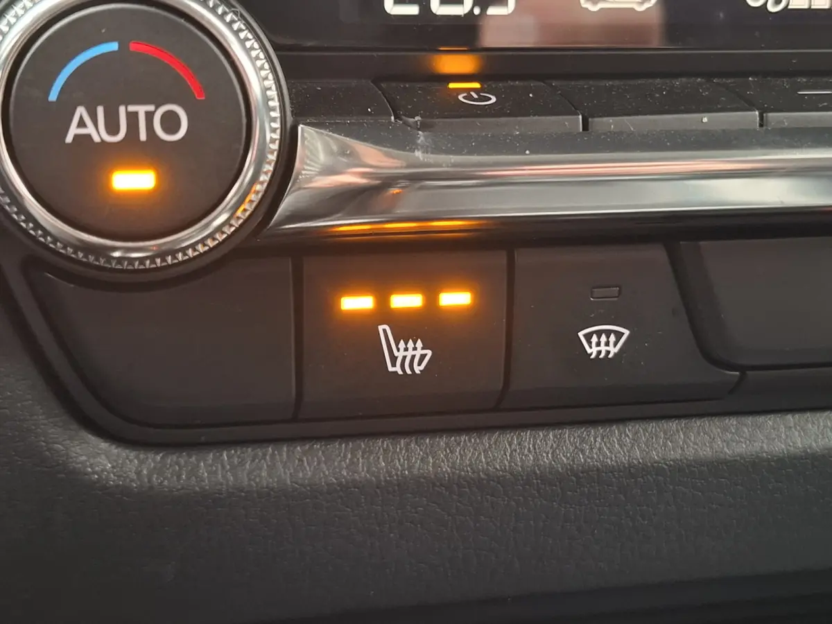 2.0 e-SkyActiv-G M Hybrid Homura | Navigatie/Android/Apple Carplay | Achteruitrij Camera | Voorstoelen Verwarmd | Head-up display | Voorstoelen verwarmd | Cruise Control Adaptief | LM Velgen
