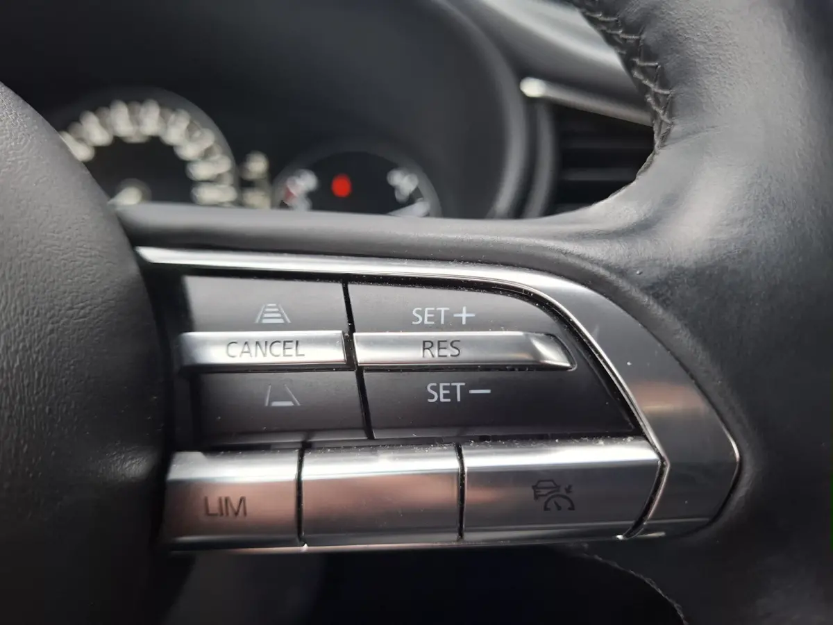 2.0 e-SkyActiv-G M Hybrid Homura | Navigatie/Android/Apple Carplay | Achteruitrij Camera | Voorstoelen Verwarmd | Head-up display | Voorstoelen verwarmd | Cruise Control Adaptief | LM Velgen
