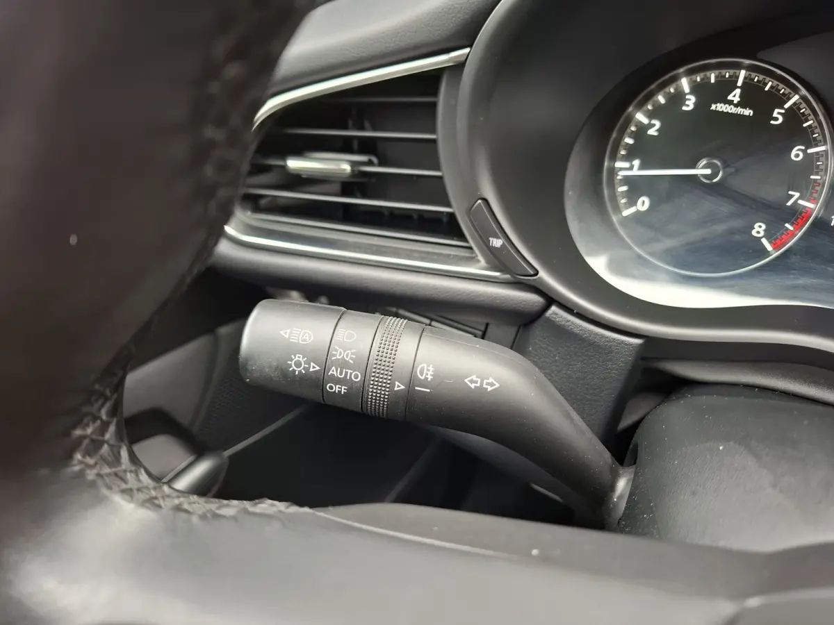 2.0 e-SkyActiv-G M Hybrid Homura | Navigatie/Android/Apple Carplay | Achteruitrij Camera | Voorstoelen Verwarmd | Head-up display | Voorstoelen verwarmd | Cruise Control Adaptief | LM Velgen