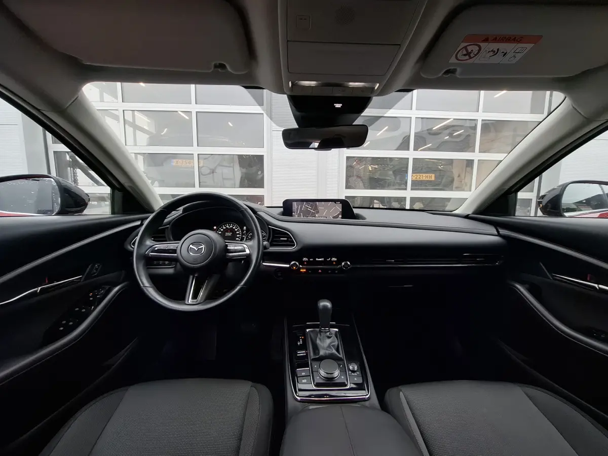 2.0 e-SkyActiv-G M Hybrid Homura | Navigatie/Android/Apple Carplay | Achteruitrij Camera | Voorstoelen Verwarmd | Head-up display | Voorstoelen verwarmd | Cruise Control Adaptief | LM Velgen