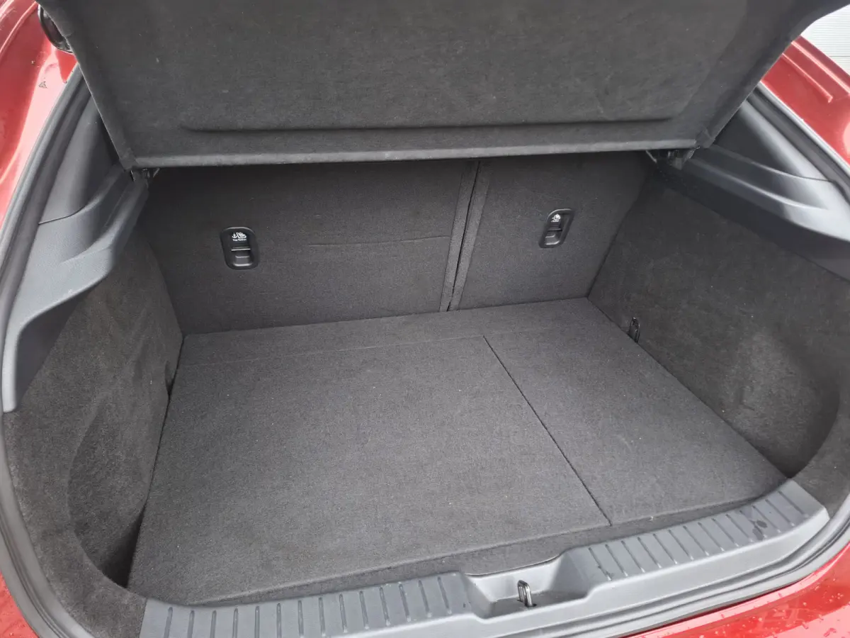 2.0 e-SkyActiv-G M Hybrid Homura | Navigatie/Android/Apple Carplay | Achteruitrij Camera | Voorstoelen Verwarmd | Head-up display | Voorstoelen verwarmd | Cruise Control Adaptief | LM Velgen