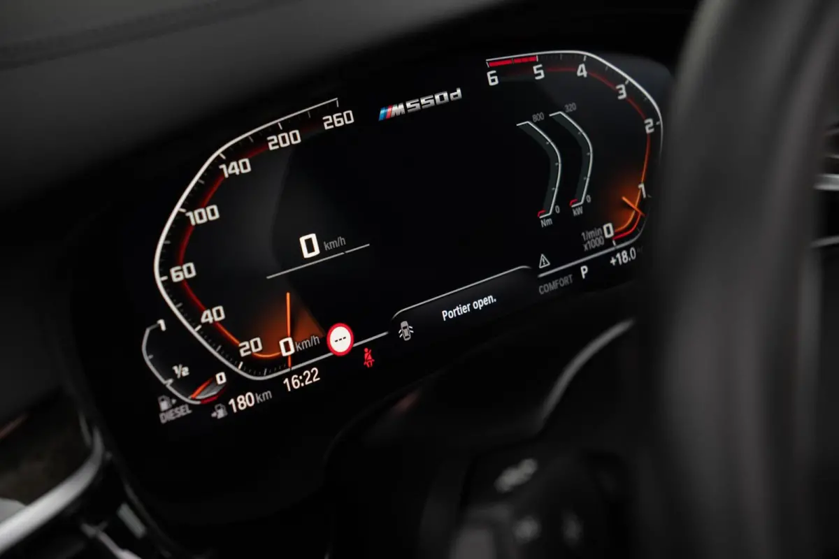 G31 M550d xDrive M-Sport|High Executive|2e Eig|Individual Edition|Trekhaak|4W sturing|Panoramadak|Head Up|Dealer Onderhouden
