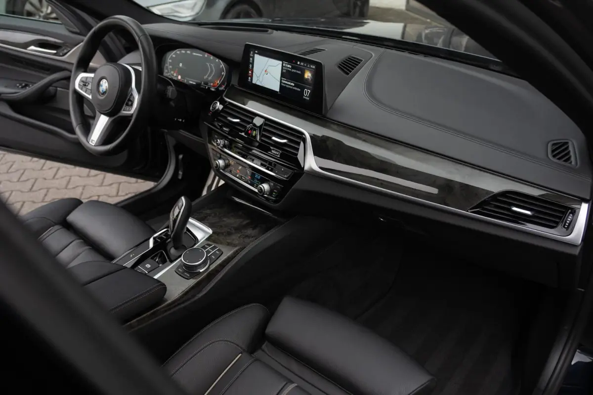 G31 M550d xDrive M-Sport|High Executive|2e Eig|Individual Edition|Trekhaak|4W sturing|Panoramadak|Head Up|Dealer Onderhouden