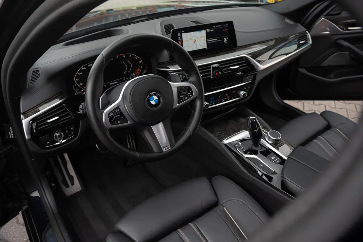 G31 M550d xDrive M-Sport|High Executive|2e Eig|Individual Edition|Trekhaak|4W sturing|Panoramadak|Head Up|Dealer Onderhouden