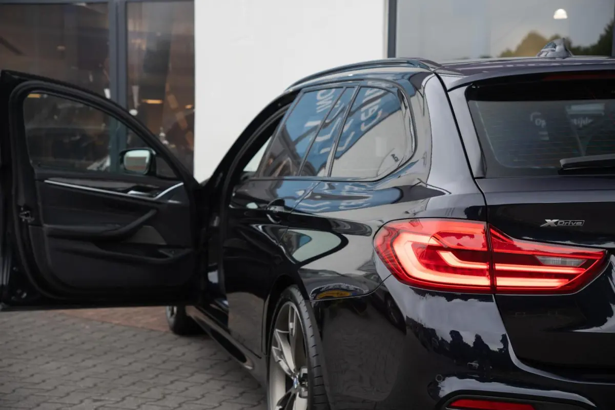 G31 M550d xDrive M-Sport|High Executive|2e Eig|Individual Edition|Trekhaak|4W sturing|Panoramadak|Head Up|Dealer Onderhouden