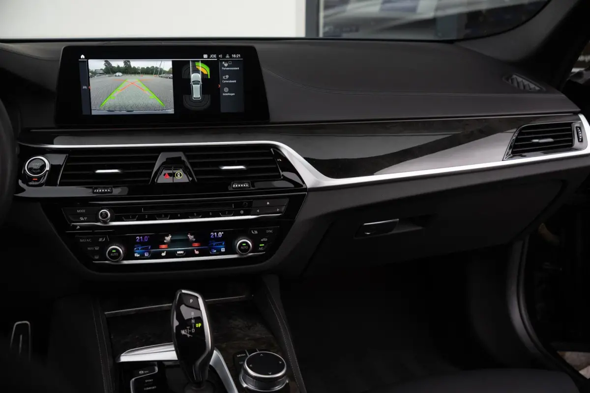 G31 M550d xDrive M-Sport|High Executive|2e Eig|Individual Edition|Trekhaak|4W sturing|Panoramadak|Head Up|Dealer Onderhouden