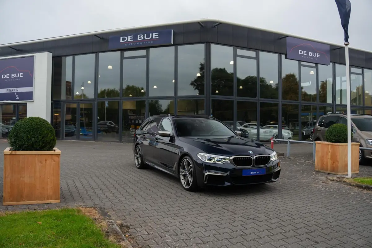G31 M550d xDrive M-Sport|High Executive|2e Eig|Individual Edition|Trekhaak|4W sturing|Panoramadak|Head Up|Dealer Onderhouden