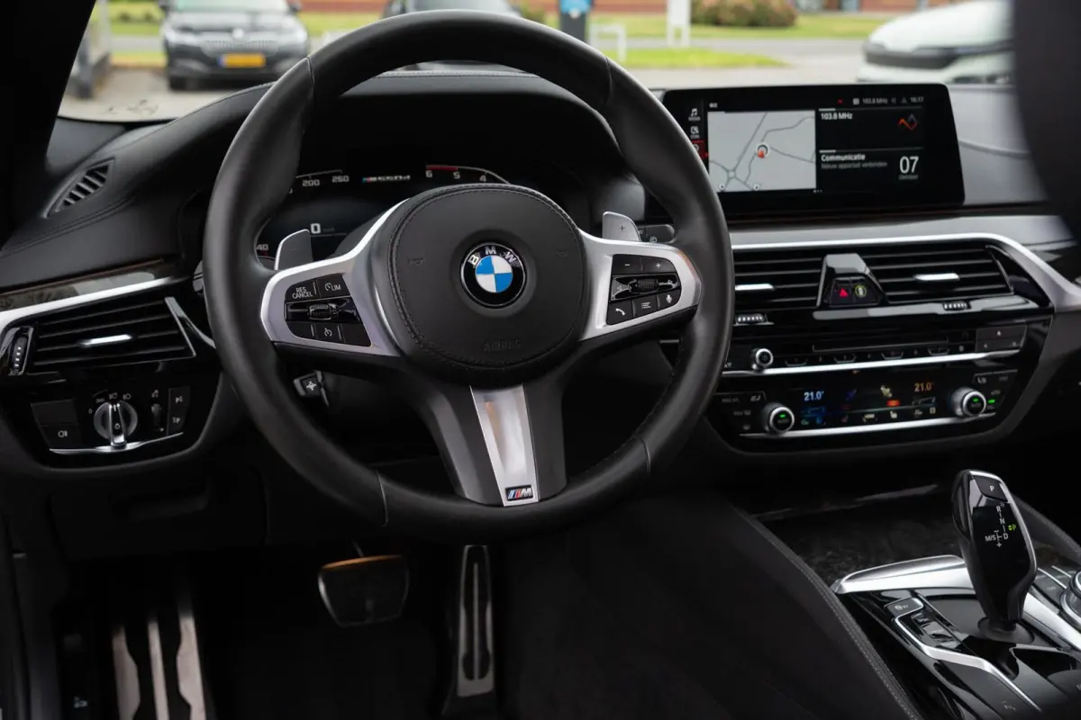 G31 M550d xDrive M-Sport|High Executive|2e Eig|Individual Edition|Trekhaak|4W sturing|Panoramadak|Head Up|Dealer Onderhouden