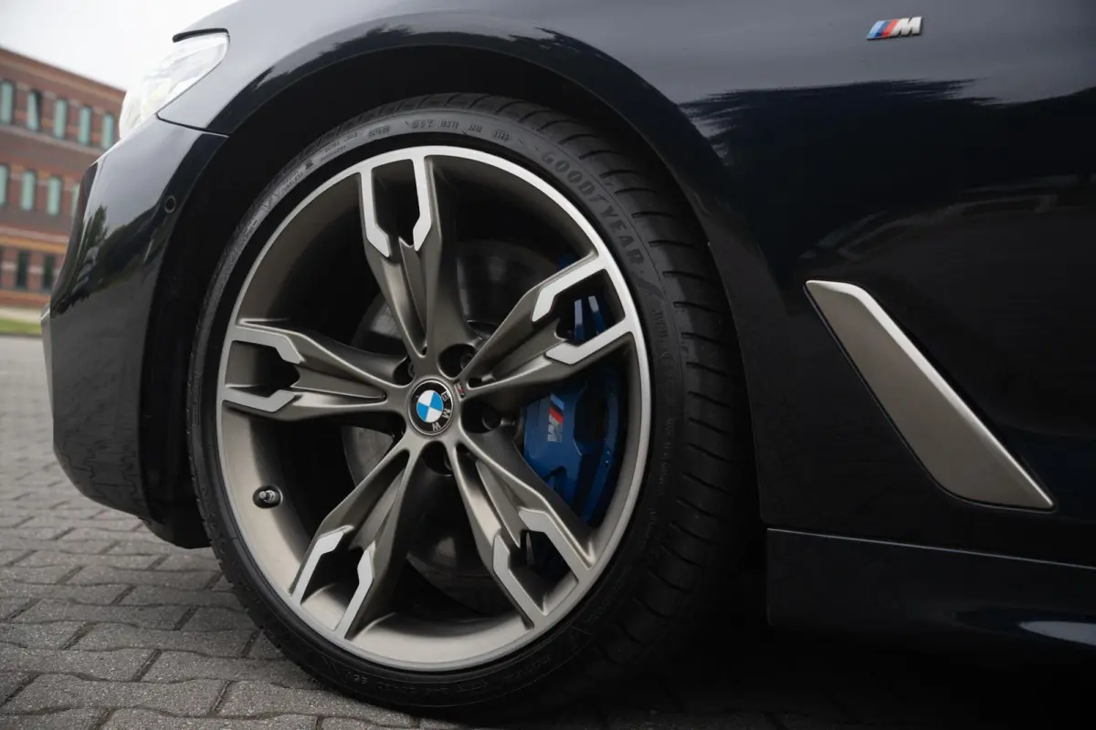 G31 M550d xDrive M-Sport|High Executive|2e Eig|Individual Edition|Trekhaak|4W sturing|Panoramadak|Head Up|Dealer Onderhouden