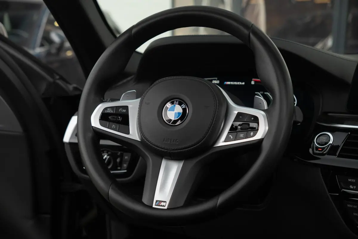 G31 M550d xDrive M-Sport|High Executive|2e Eig|Individual Edition|Trekhaak|4W sturing|Panoramadak|Head Up|Dealer Onderhouden