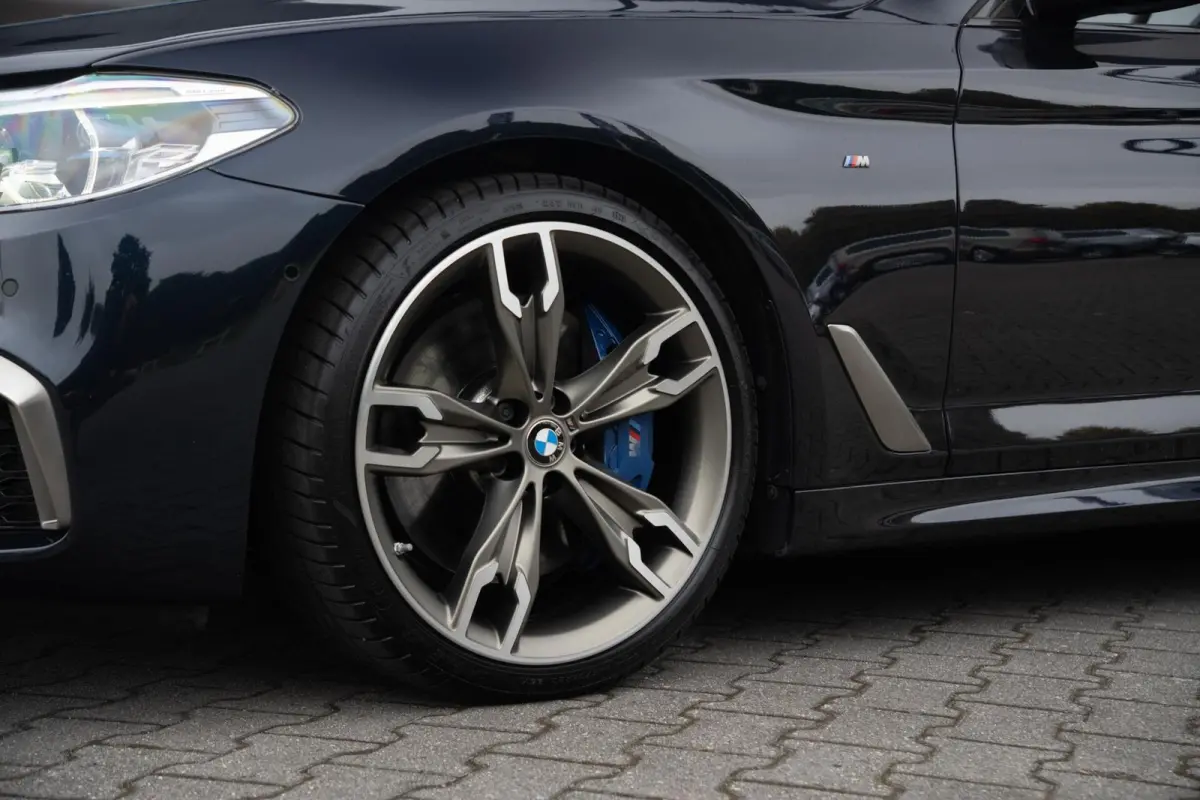 G31 M550d xDrive M-Sport|High Executive|2e Eig|Individual Edition|Trekhaak|4W sturing|Panoramadak|Head Up|Dealer Onderhouden