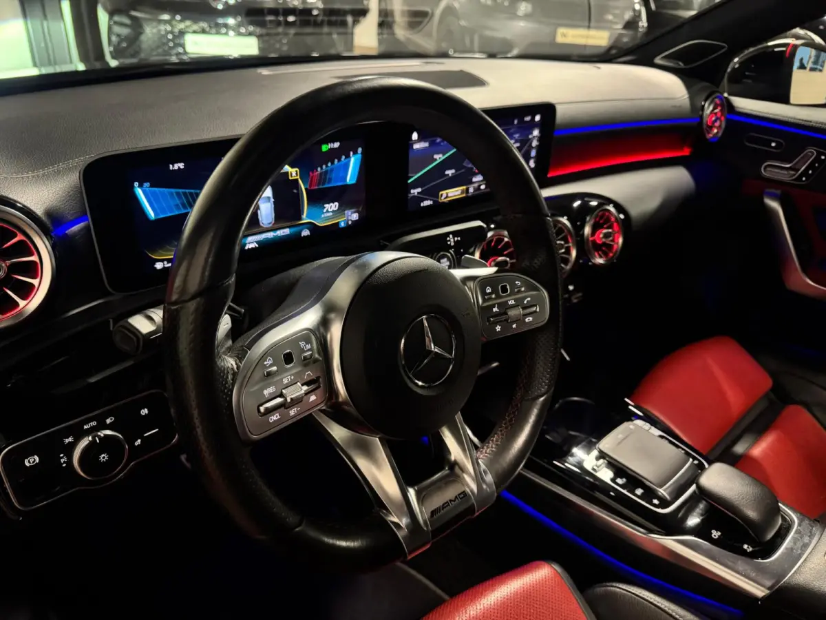AMG 35 4MATIC Edition 1 PANO KEYLESS CAM