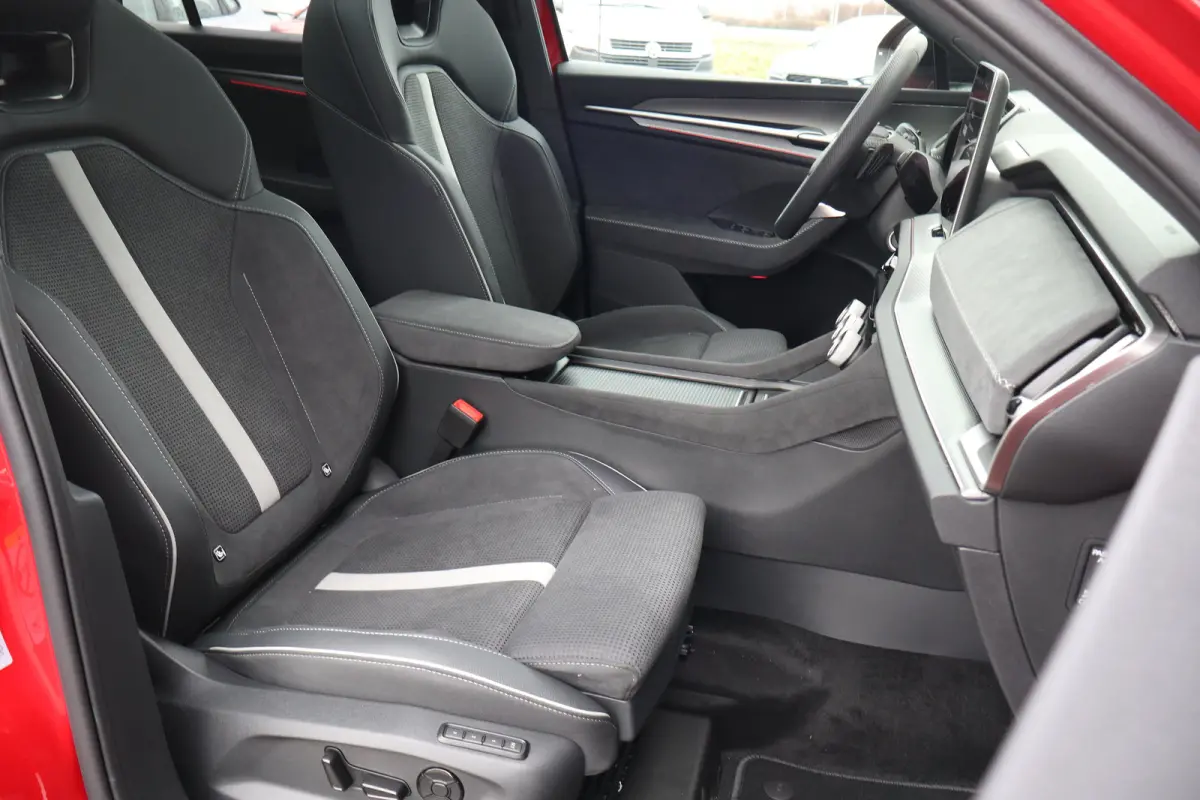 Sportline Business 204PK | Achteruitrijcamera | Crew Protect Assist | Cruise control met speedlimiter