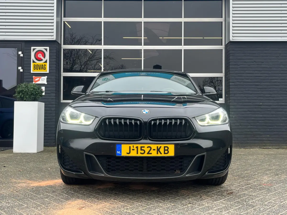 sDrive18i High Executive, M-pakket, Automaat, Cruise, Head-up, Camera, Navi