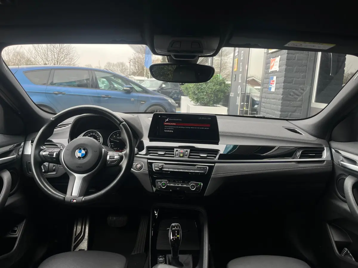 sDrive18i High Executive, M-pakket, Automaat, Cruise, Head-up, Camera, Navi