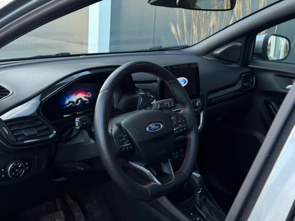 1.0 EB ST-Line M23 FULL PANO NAVI PDC ELEK PAKKET SPORTVELGEN