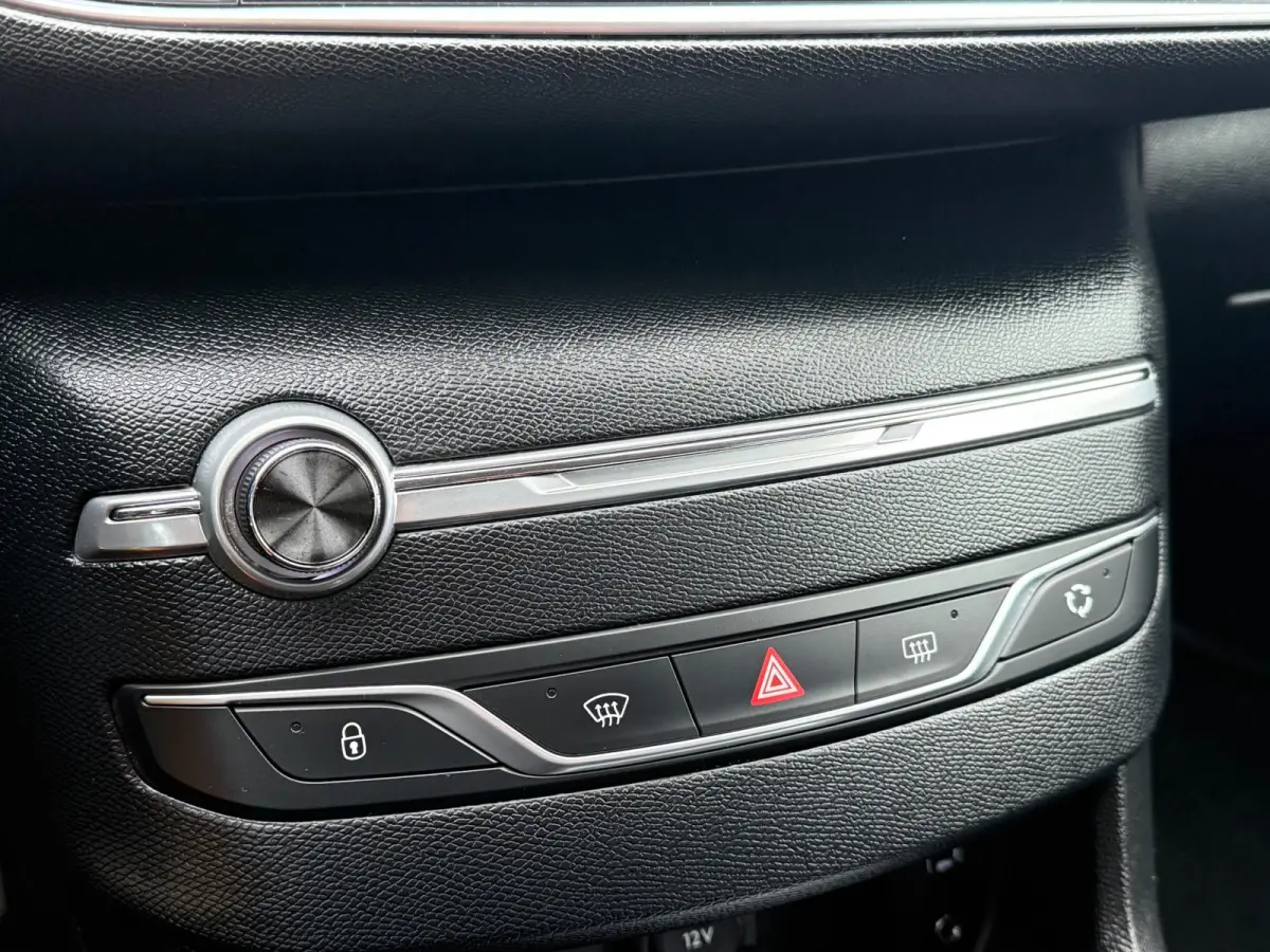 1.2 PureTech Allure Distributie vv,1e Eigenaar,Climate,Cruise,Navi,PDC,LMV,Apk tot 29-06-2026!