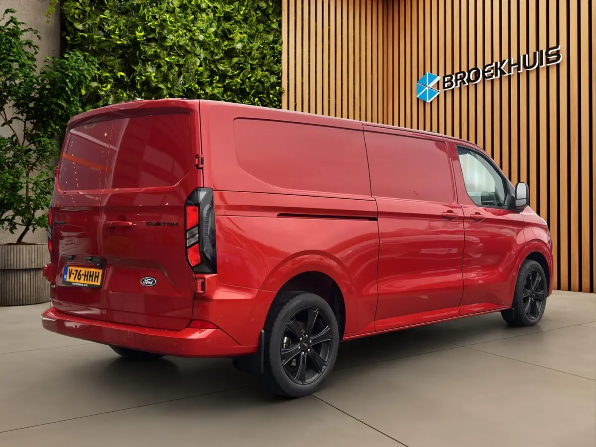 320 2.5 Plug in Hybrid L2H1 Limited | 19'inch LM | Trekhaak inklapbaar | Achteruitrijcamera | Achteruitrijcamera | Airco (automatisch) | Apple Carplay/Android Auto|telefoonintegratie premium