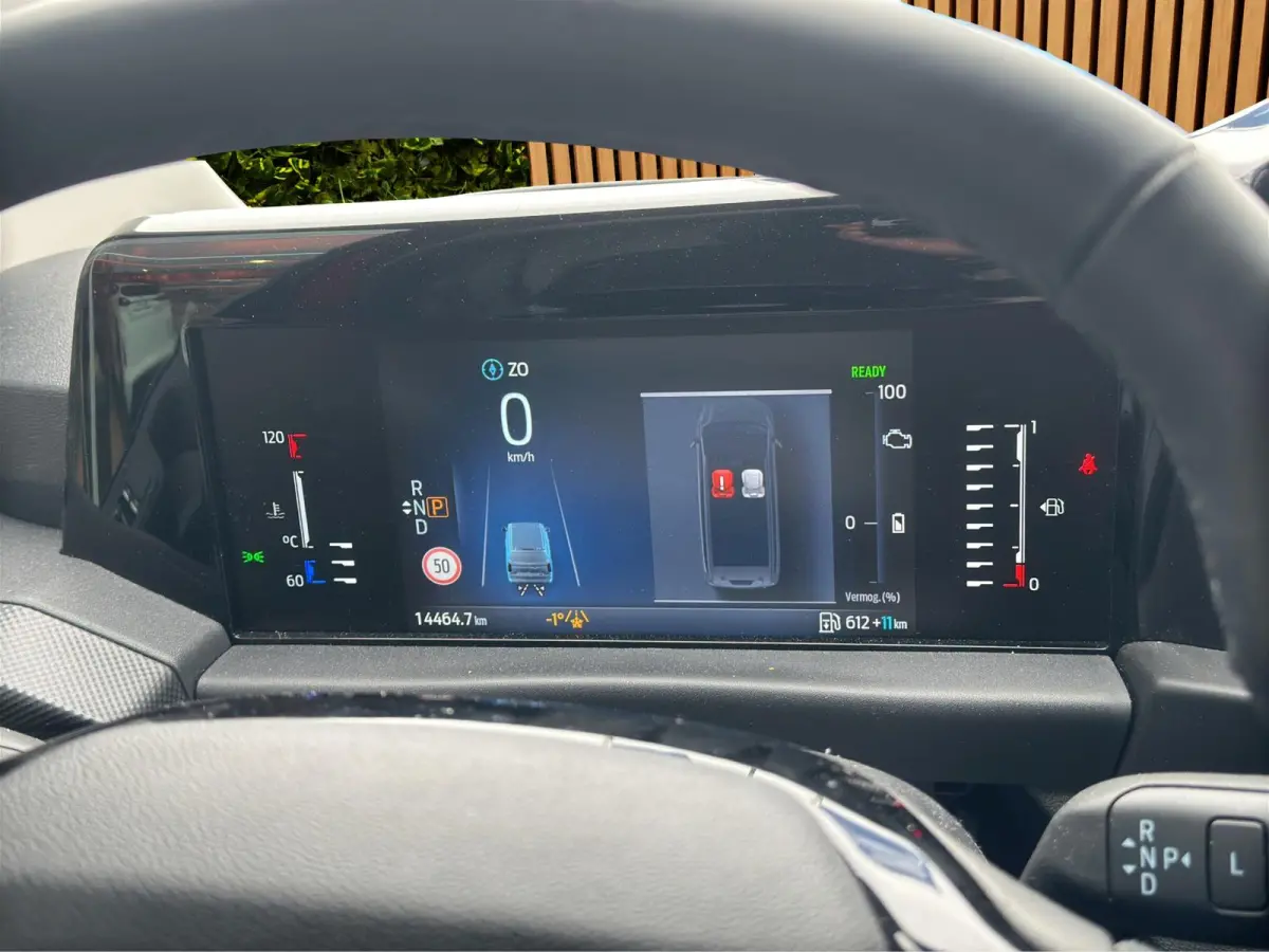 320 2.5 Plug in Hybrid L2H1 Limited | 19'inch LM | Trekhaak inklapbaar | Achteruitrijcamera | Achteruitrijcamera | Airco (automatisch) | Apple Carplay/Android Auto|telefoonintegratie premium