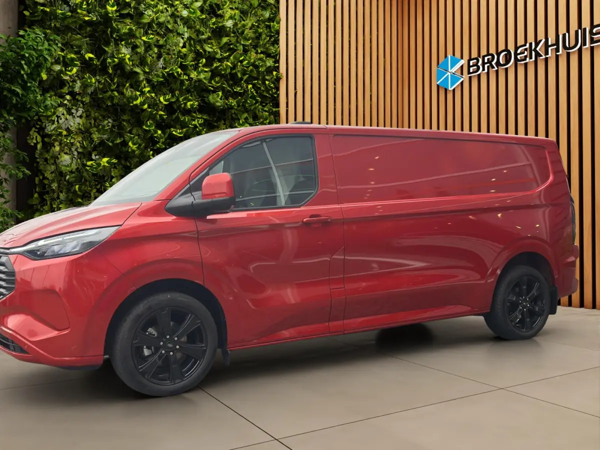 320 2.5 Plug in Hybrid L2H1 Limited | 19'inch LM | Trekhaak inklapbaar | Achteruitrijcamera | Achteruitrijcamera | Airco (automatisch) | Apple Carplay/Android Auto|telefoonintegratie premium