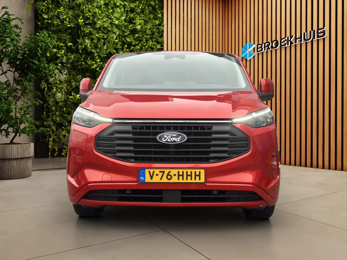 320 2.5 Plug in Hybrid L2H1 Limited | 19'inch LM | Trekhaak inklapbaar | Achteruitrijcamera | Achteruitrijcamera | Airco (automatisch) | Apple Carplay/Android Auto|telefoonintegratie premium