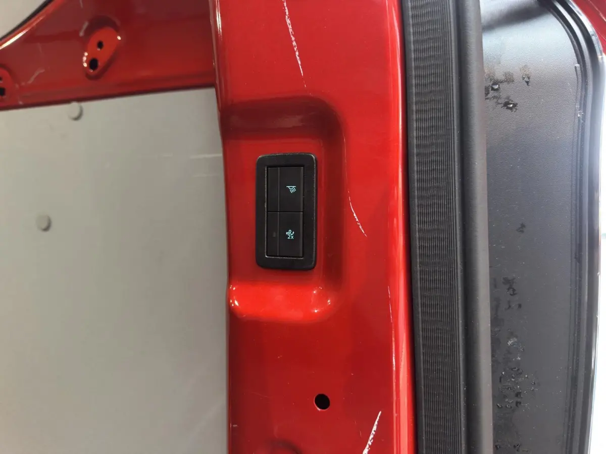 320 2.5 Plug in Hybrid L2H1 Limited | 19'inch LM | Trekhaak inklapbaar | Achteruitrijcamera | Achteruitrijcamera | Airco (automatisch) | Apple Carplay/Android Auto|telefoonintegratie premium