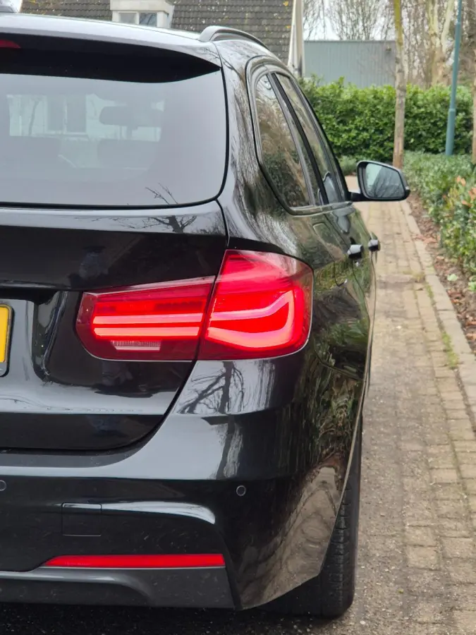 F31 M Sport Apple CarPlay 6WB virtual dash Breedset NAP NL 318i M Sport Edition