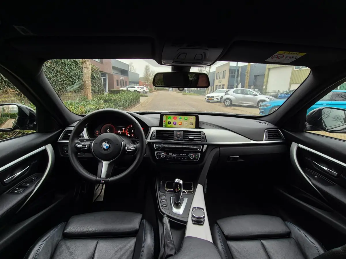 F31 M Sport Apple CarPlay 6WB virtual dash Breedset NAP NL 318i M Sport Edition