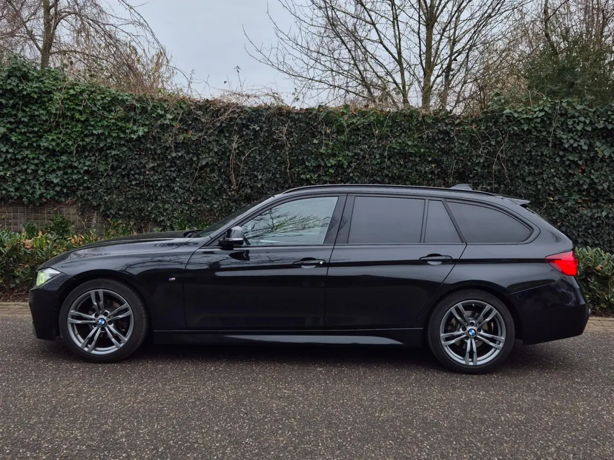 F31 M Sport Apple CarPlay 6WB virtual dash Breedset NAP NL 318i M Sport Edition