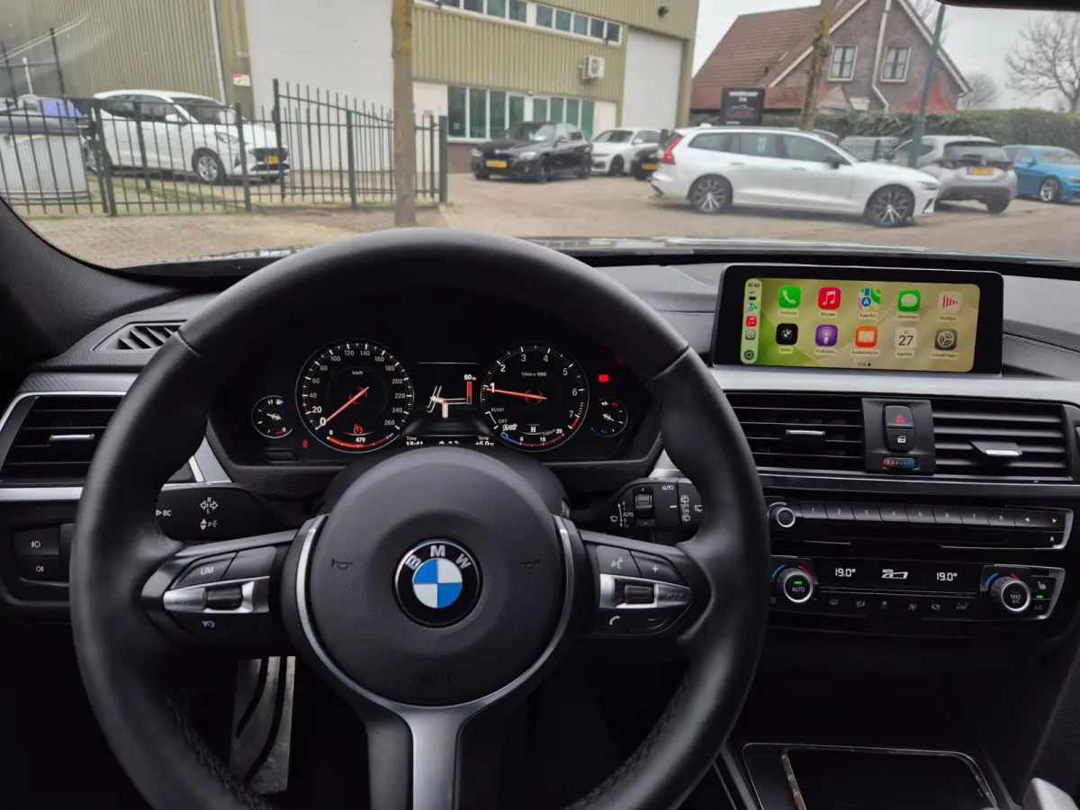 F31 M Sport Apple CarPlay 6WB virtual dash Breedset NAP NL 318i M Sport Edition