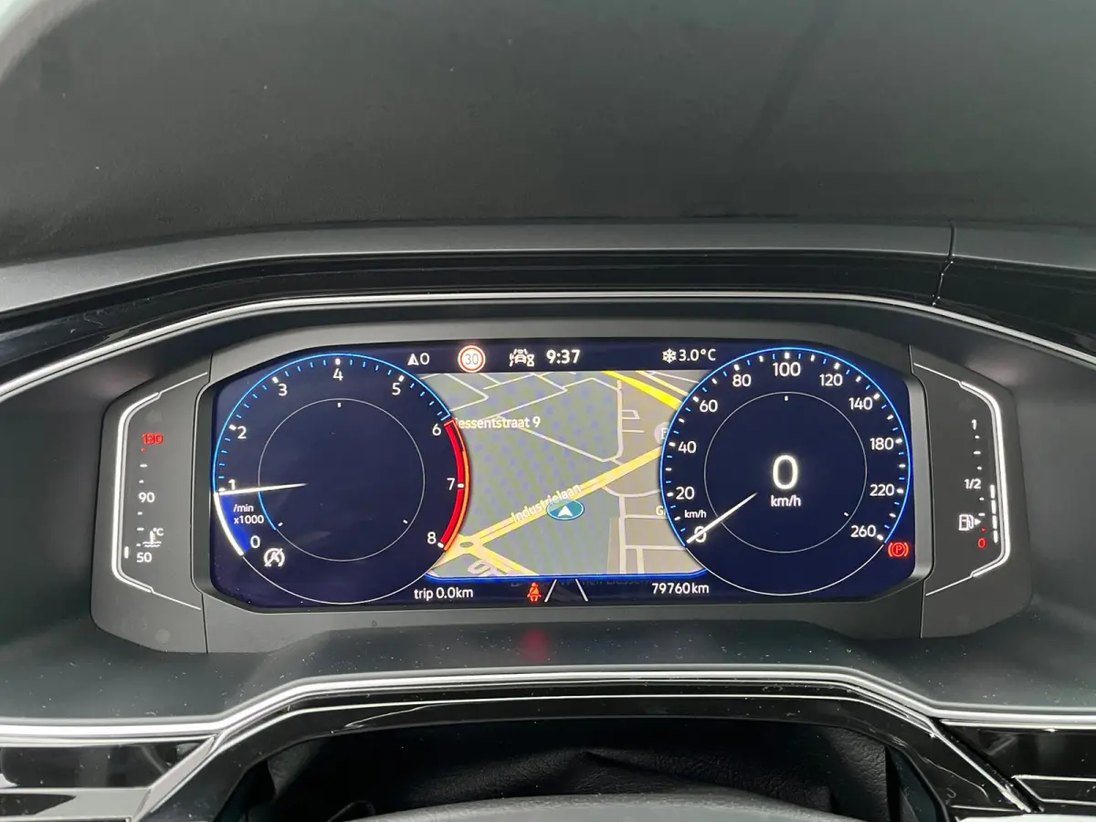1.0 TSI 95PK R-Line Business | Adaptive Cruise | Draadloze Apple CarPlay | IQ Light | Stoelverwarming |