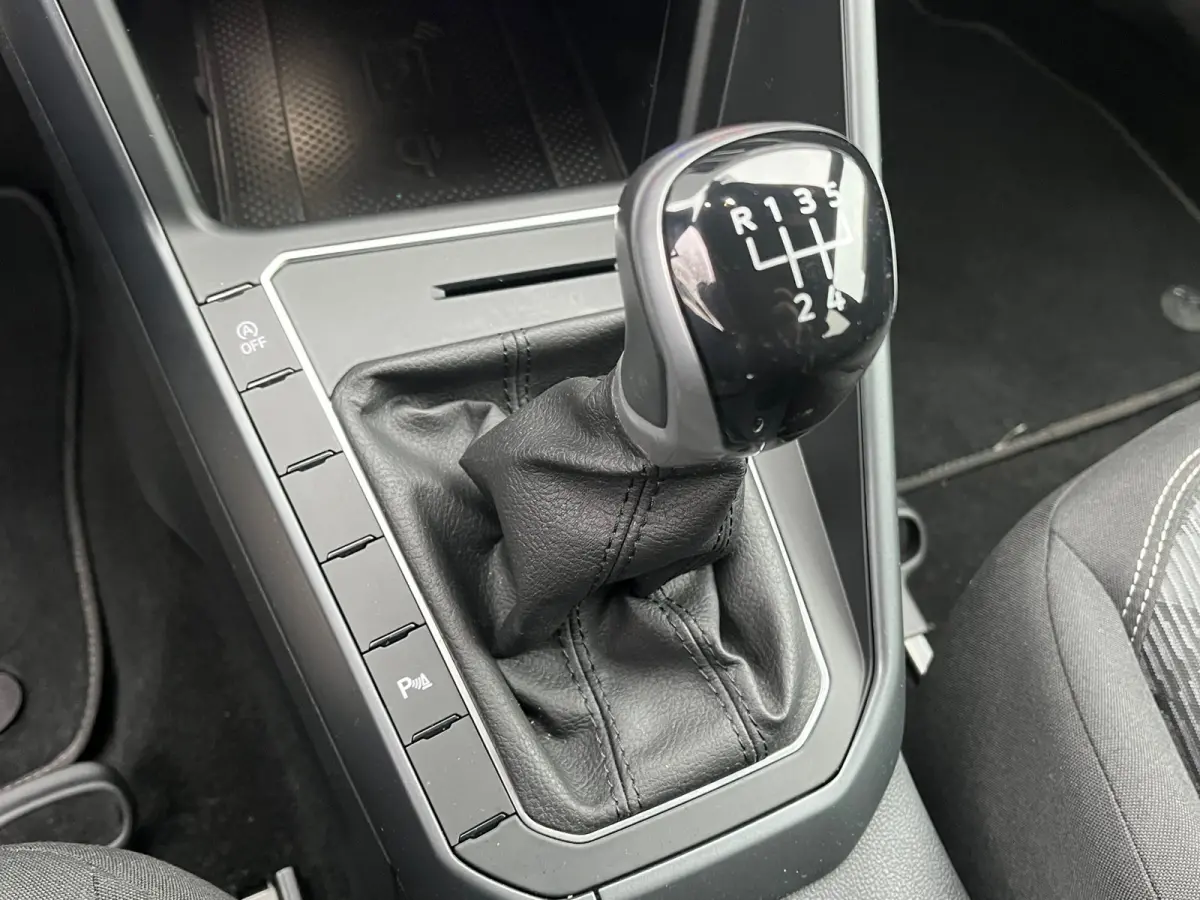 1.0 TSI 95PK R-Line Business | Adaptive Cruise | Draadloze Apple CarPlay | IQ Light | Stoelverwarming |