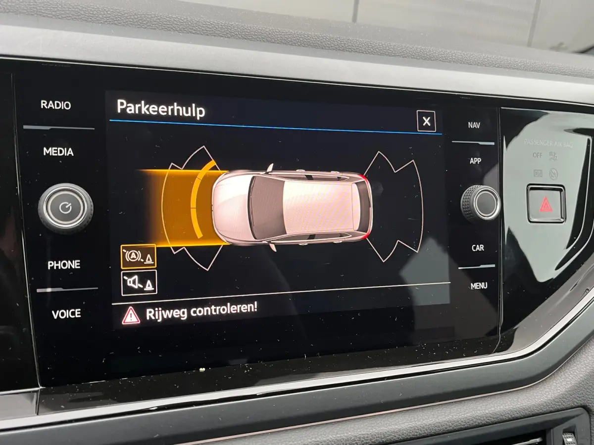 1.0 TSI 95PK R-Line Business | Adaptive Cruise | Draadloze Apple CarPlay | IQ Light | Stoelverwarming |