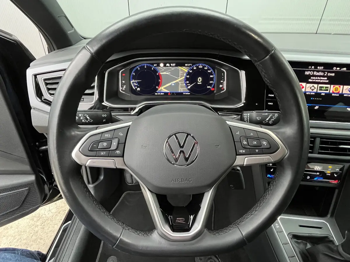 1.0 TSI 95PK R-Line Business | Adaptive Cruise | Draadloze Apple CarPlay | IQ Light | Stoelverwarming |