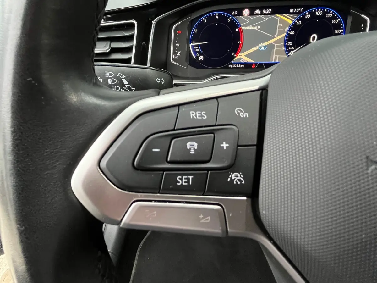 1.0 TSI 95PK R-Line Business | Adaptive Cruise | Draadloze Apple CarPlay | IQ Light | Stoelverwarming |
