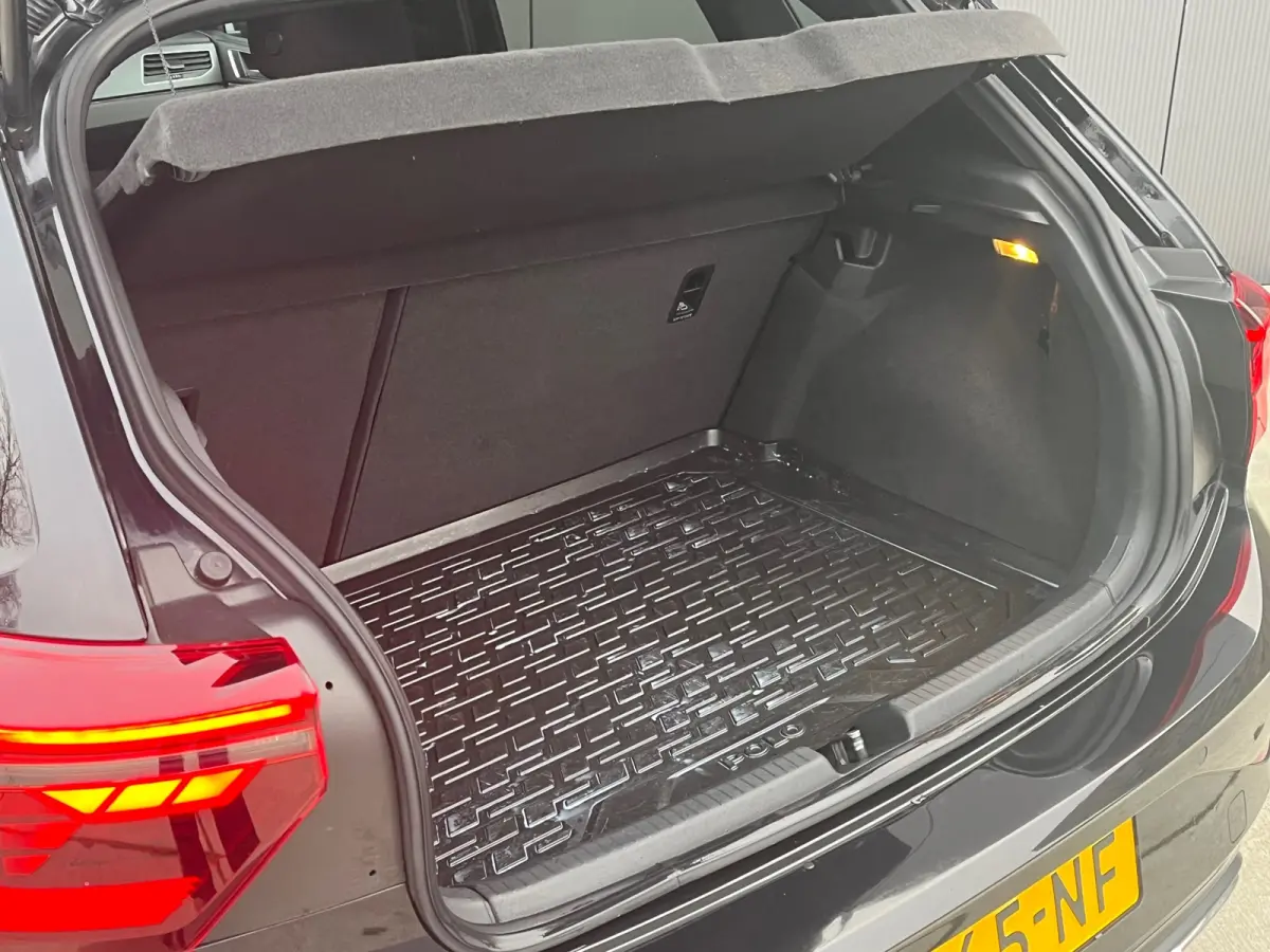 1.0 TSI 95PK R-Line Business | Adaptive Cruise | Draadloze Apple CarPlay | IQ Light | Stoelverwarming |