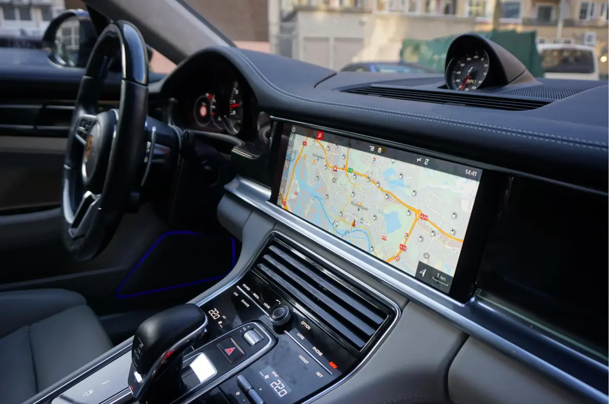 4.0 GTS V8 BiTurbo | Sport Chrono | Luchtvering | Panoramadak | Adaptive + Lane | 4x Memory Verwarming Koeling | Soft close | Sfeerverlichting | Nieuwprijs ca € 226.000,-
