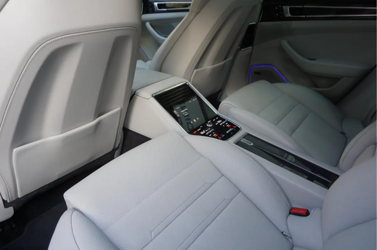 4.0 GTS V8 BiTurbo | Sport Chrono | Luchtvering | Panoramadak | Adaptive + Lane | 4x Memory Verwarming Koeling | Soft close | Sfeerverlichting | Nieuwprijs ca € 226.000,-