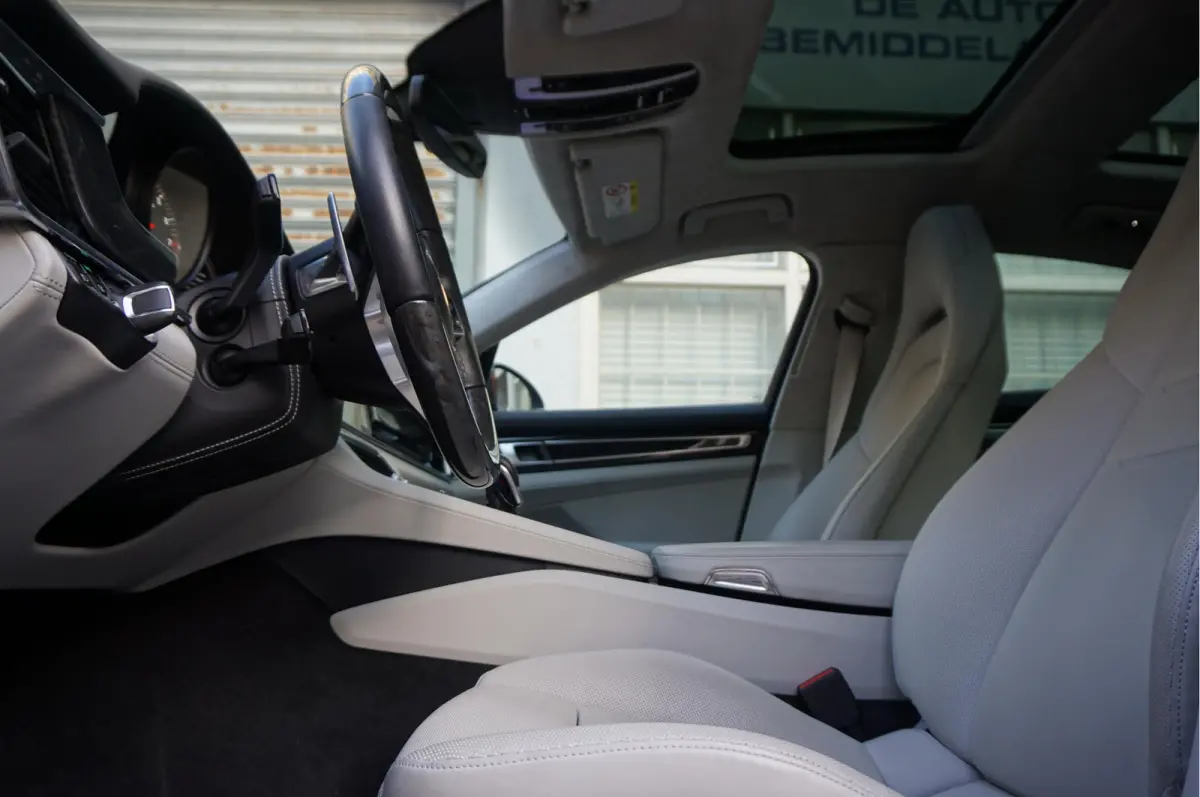 4.0 GTS V8 BiTurbo | Sport Chrono | Luchtvering | Panoramadak | Adaptive + Lane | 4x Memory Verwarming Koeling | Soft close | Sfeerverlichting | Nieuwprijs ca € 226.000,-