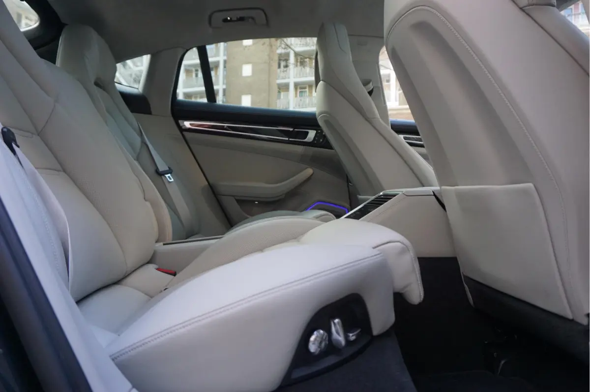 4.0 GTS V8 BiTurbo | Sport Chrono | Luchtvering | Panoramadak | Adaptive + Lane | 4x Memory Verwarming Koeling | Soft close | Sfeerverlichting | Nieuwprijs ca € 226.000,-