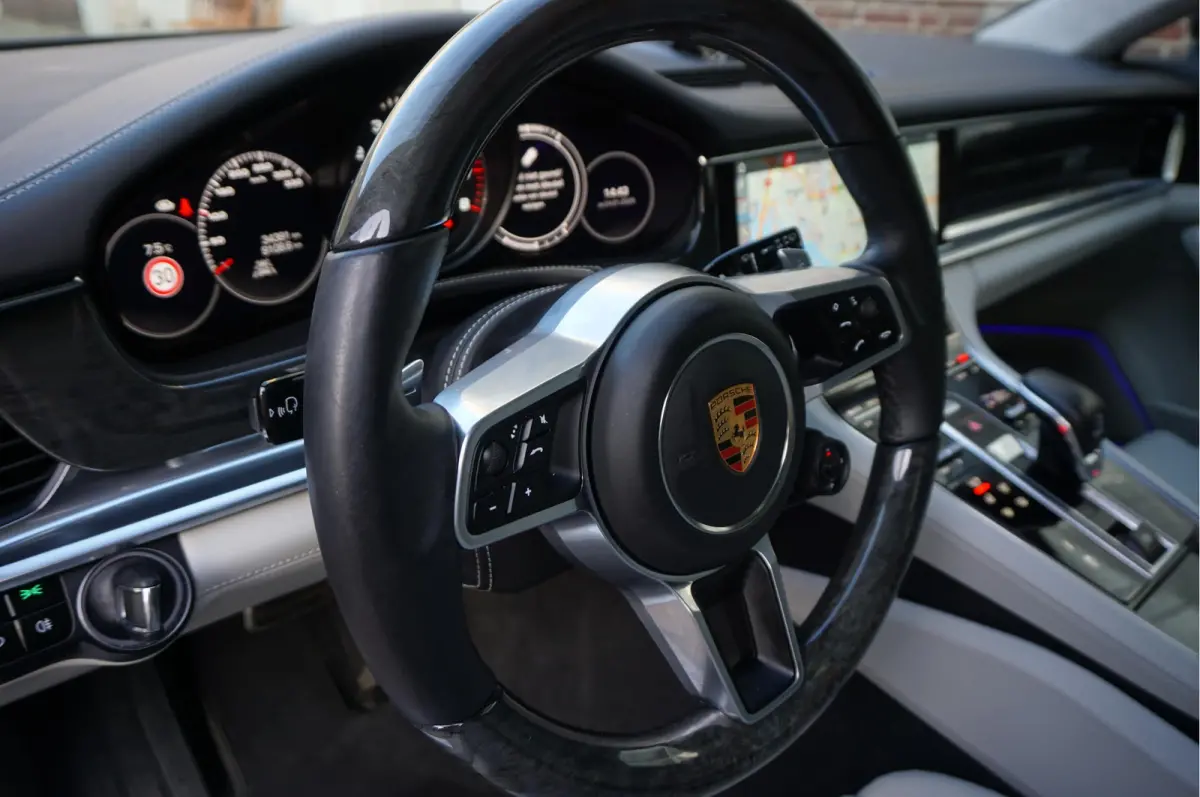 4.0 GTS V8 BiTurbo | Sport Chrono | Luchtvering | Panoramadak | Adaptive + Lane | 4x Memory Verwarming Koeling | Soft close | Sfeerverlichting | Nieuwprijs ca € 226.000,-