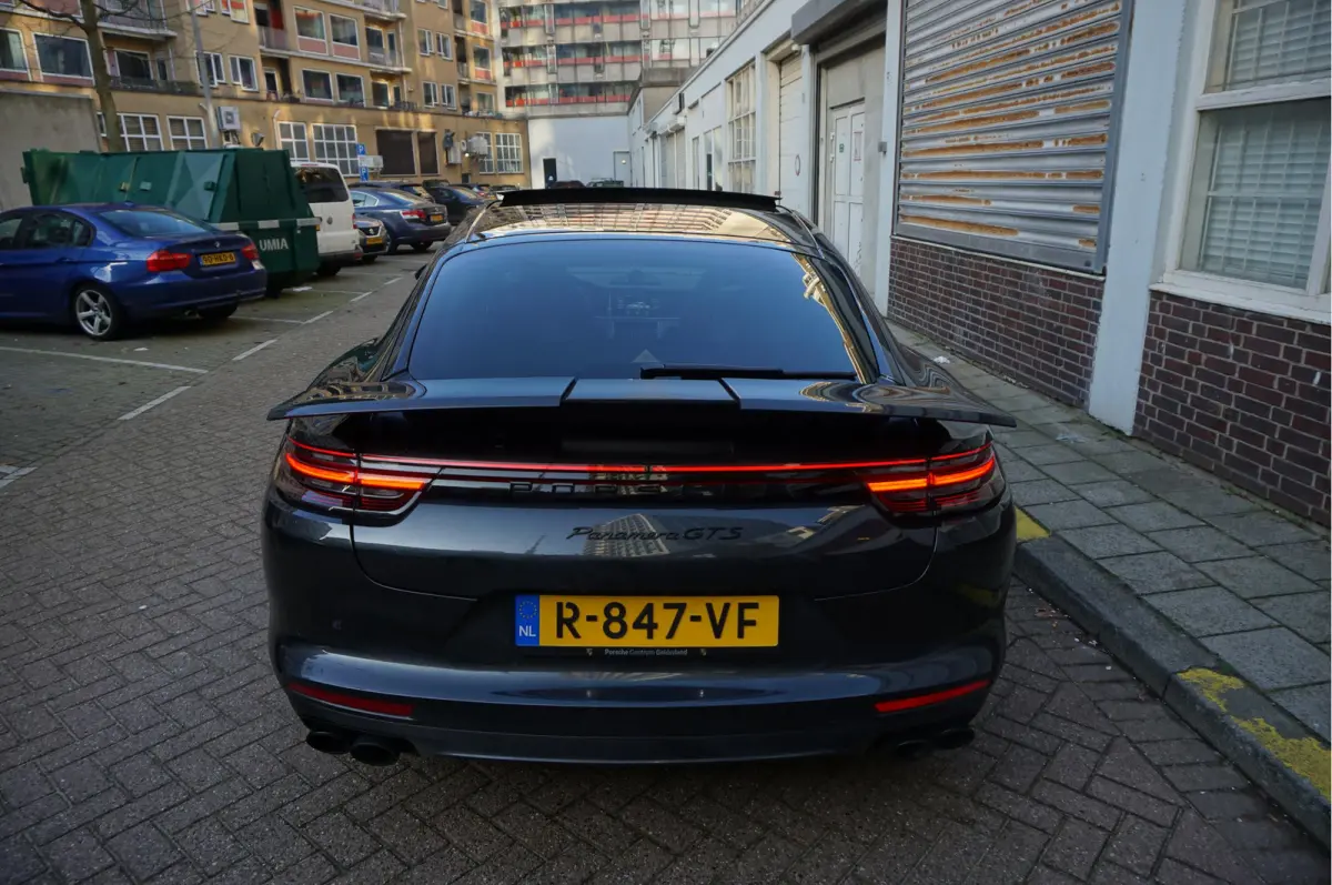 4.0 GTS V8 BiTurbo | Sport Chrono | Luchtvering | Panoramadak | Adaptive + Lane | 4x Memory Verwarming Koeling | Soft close | Sfeerverlichting | Nieuwprijs ca € 226.000,-